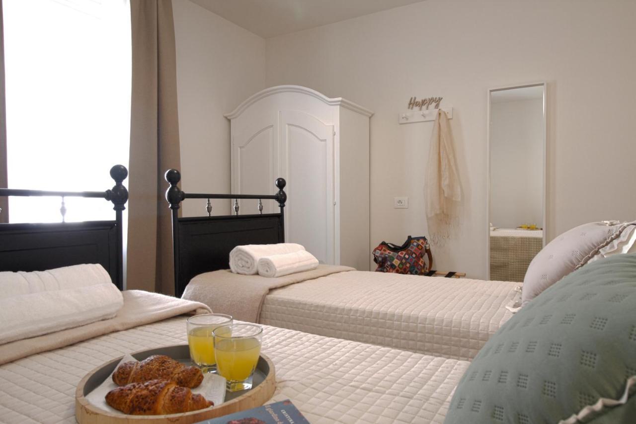 Bed & Basta Hotel Reggio Emilia Bagian luar foto