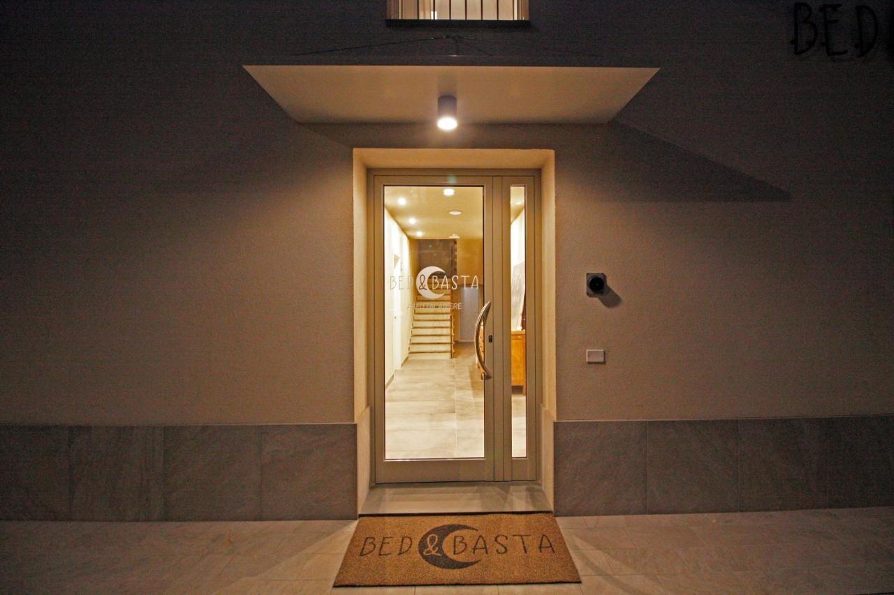 Bed & Basta Hotel Reggio Emilia Bagian luar foto